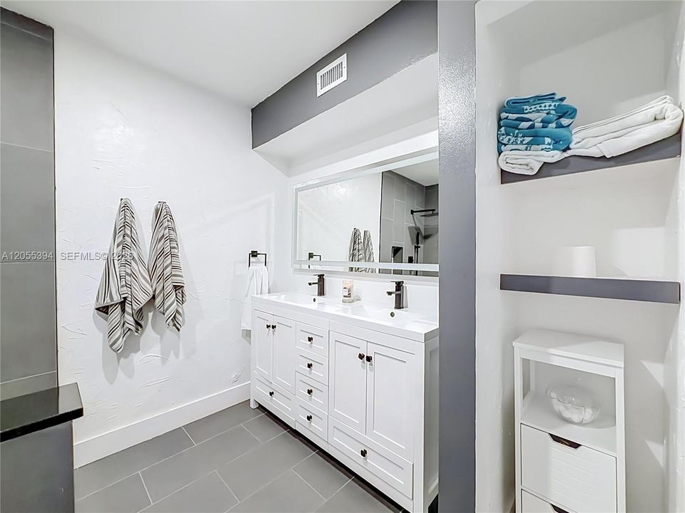 En Venta: $332,500 (3 camas, 2 baños, 1120 Pies cuadrados)