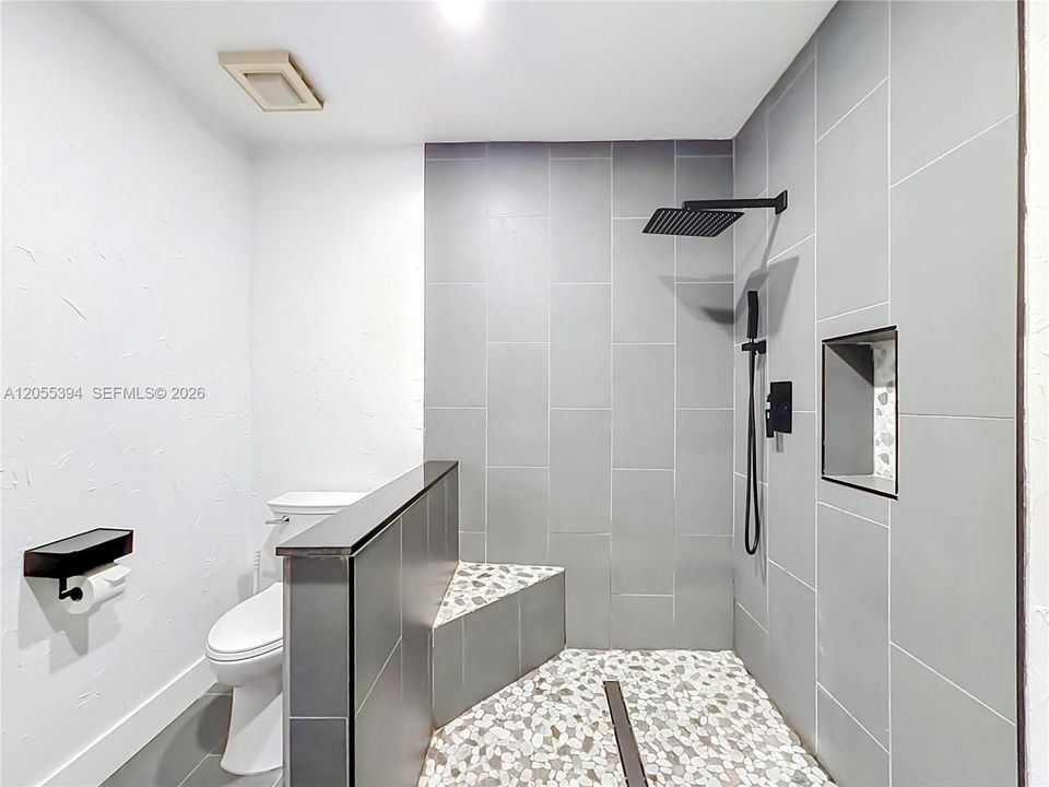 En Venta: $332,500 (3 camas, 2 baños, 1120 Pies cuadrados)