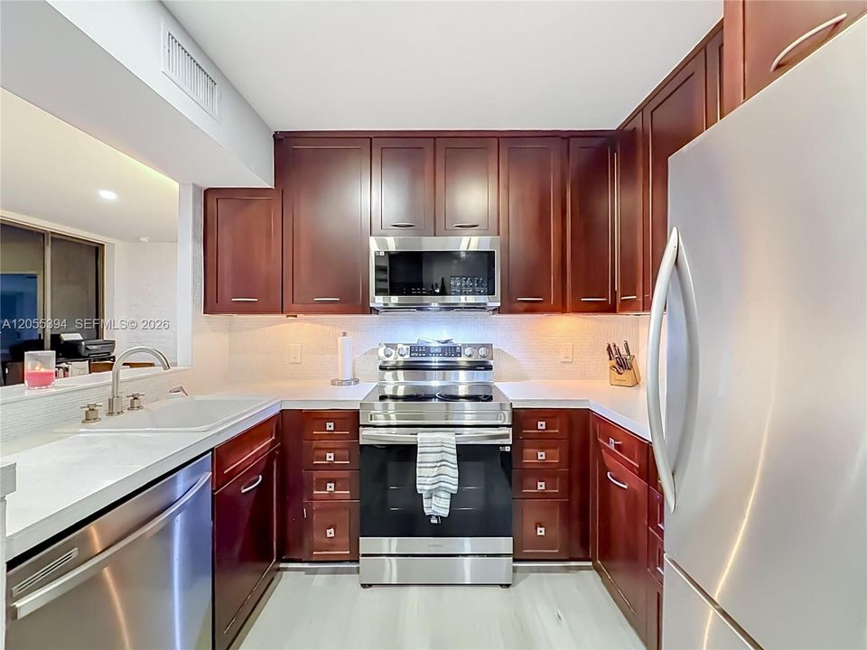 En Venta: $332,500 (3 camas, 2 baños, 1120 Pies cuadrados)