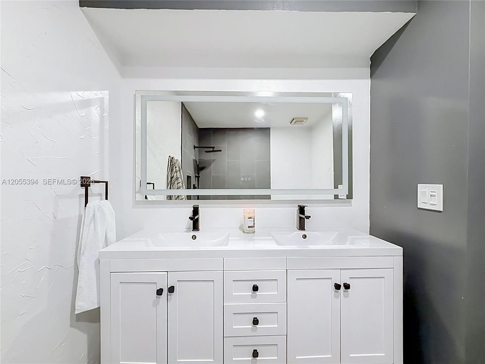 En Venta: $332,500 (3 camas, 2 baños, 1120 Pies cuadrados)
