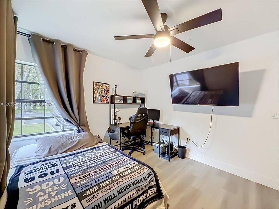 En Venta: $332,500 (3 camas, 2 baños, 1120 Pies cuadrados)
