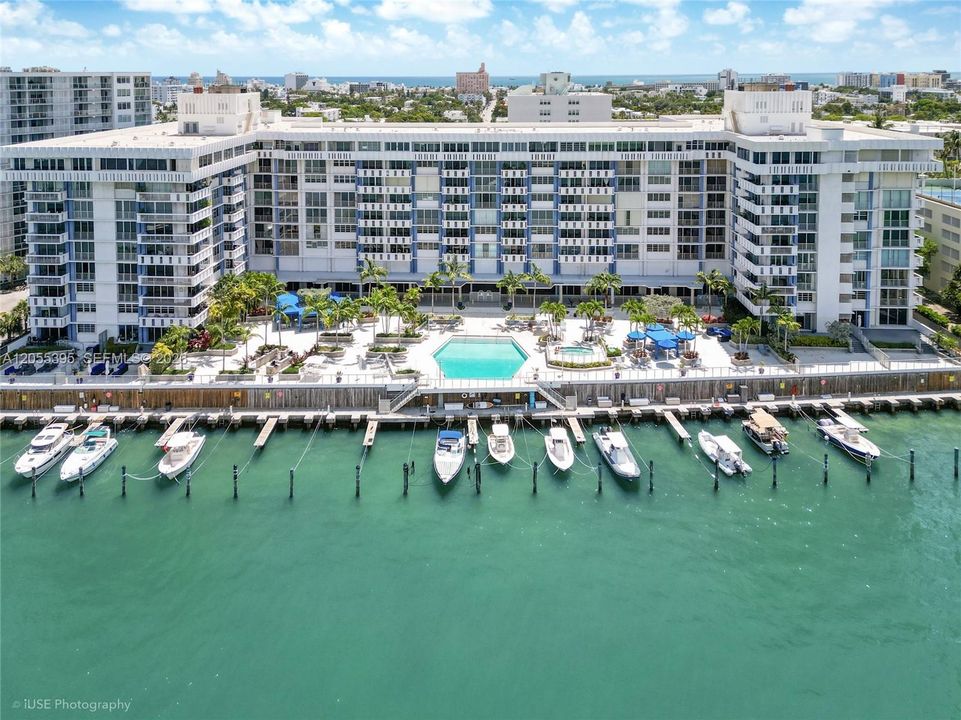 For Sale: $535,000 (1 beds, 1 baths, 850 Square Feet)