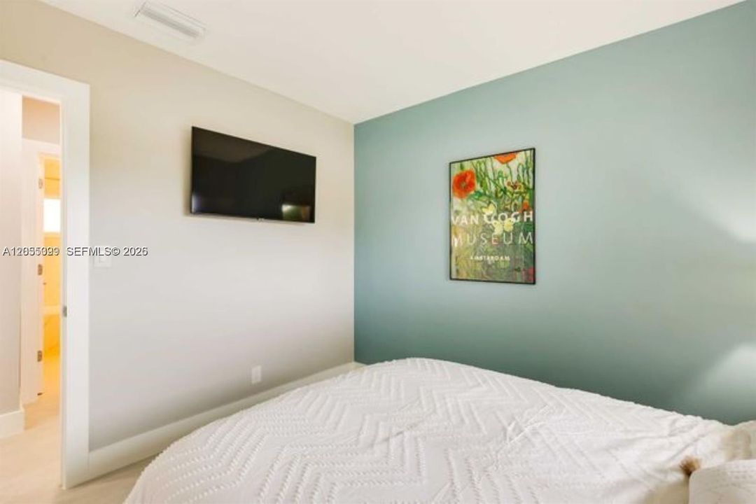 For Rent: $6,500 (4 beds, 3 baths, 1728 Square Feet)