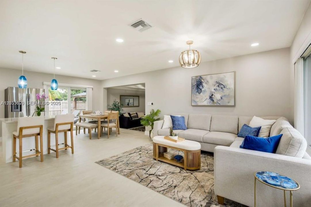 For Rent: $6,500 (4 beds, 3 baths, 1728 Square Feet)