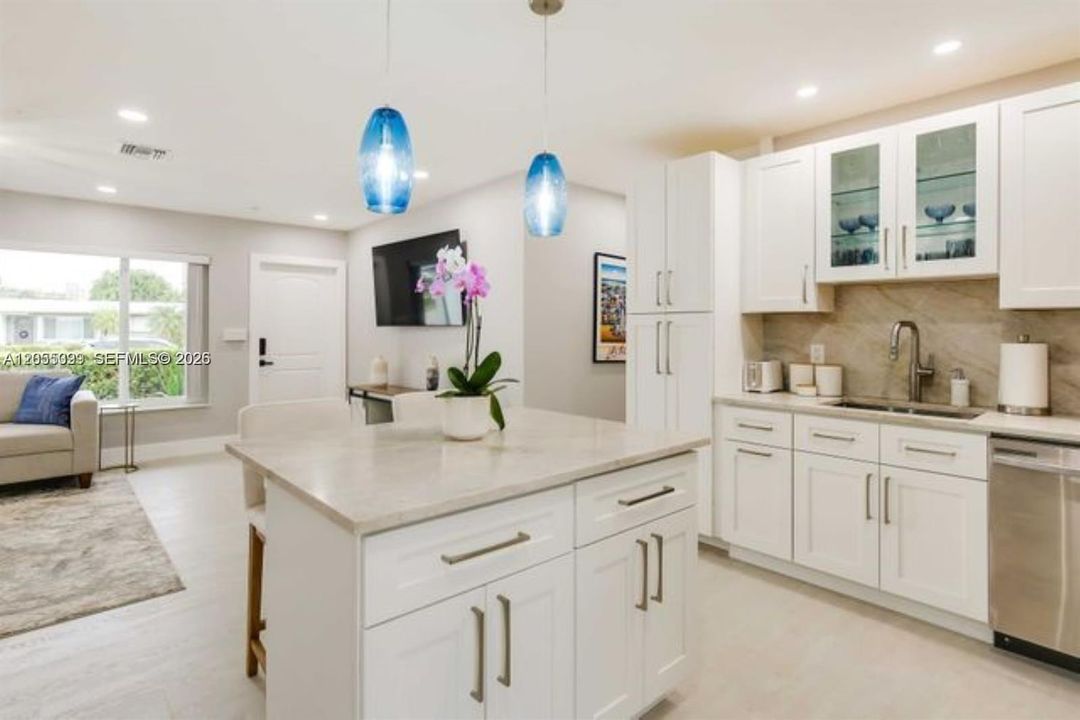 For Rent: $6,500 (4 beds, 3 baths, 1728 Square Feet)