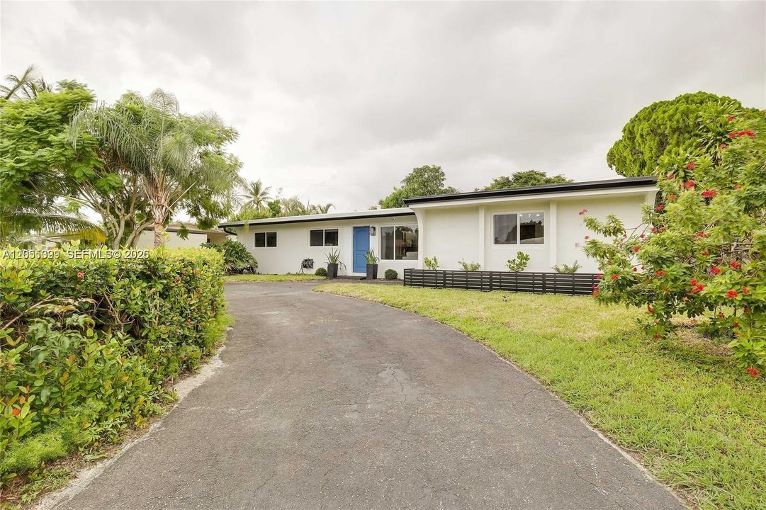 For Rent: $6,500 (4 beds, 3 baths, 1728 Square Feet)