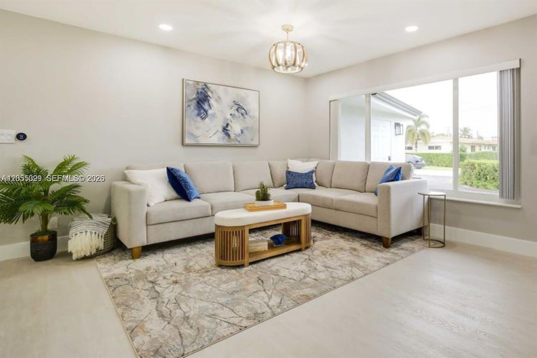 For Rent: $6,500 (4 beds, 3 baths, 1728 Square Feet)