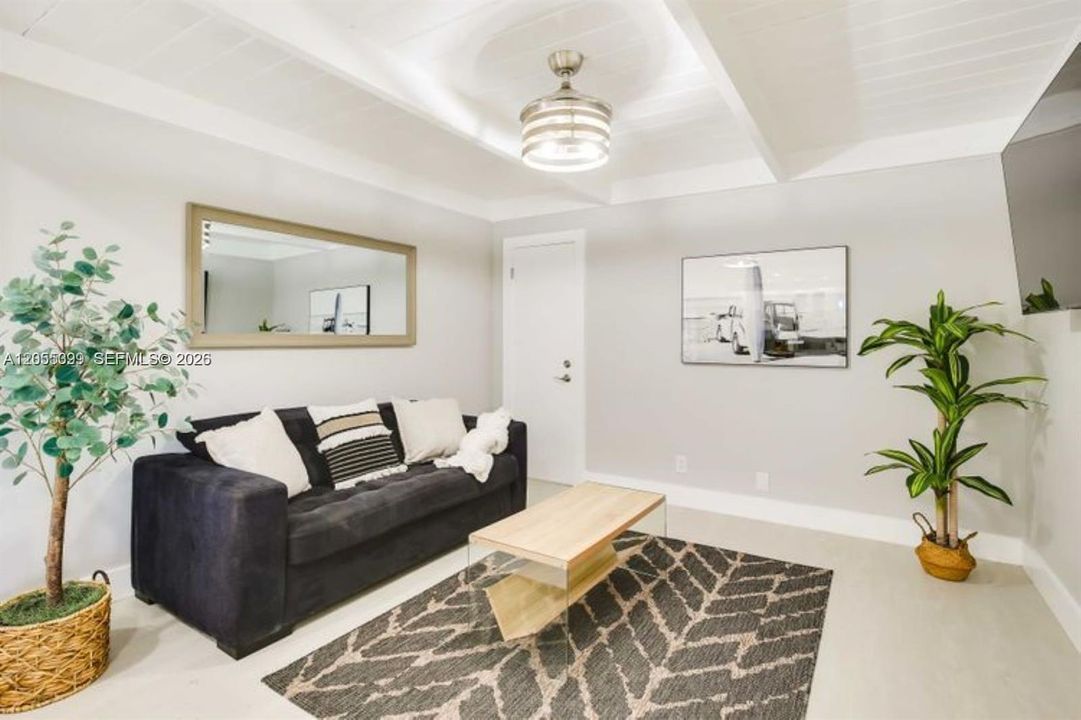 For Rent: $6,500 (4 beds, 3 baths, 1728 Square Feet)