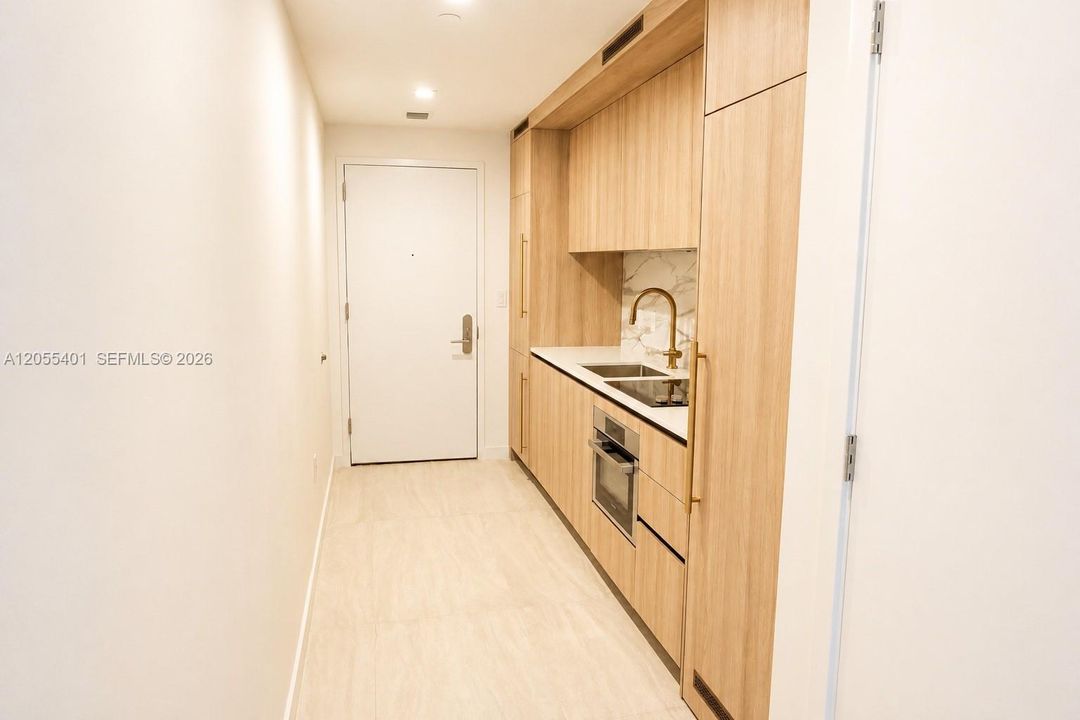 В аренду: $5,000 (1 спален, 1 ванн, 0 Квадратных фут)