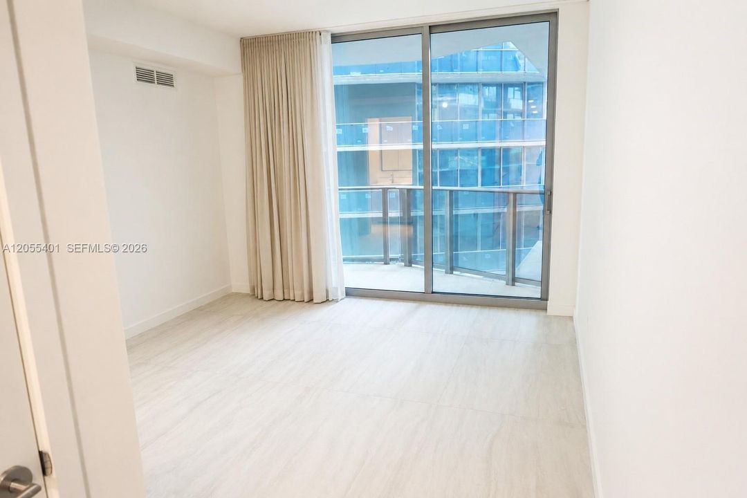 В аренду: $5,000 (1 спален, 1 ванн, 0 Квадратных фут)