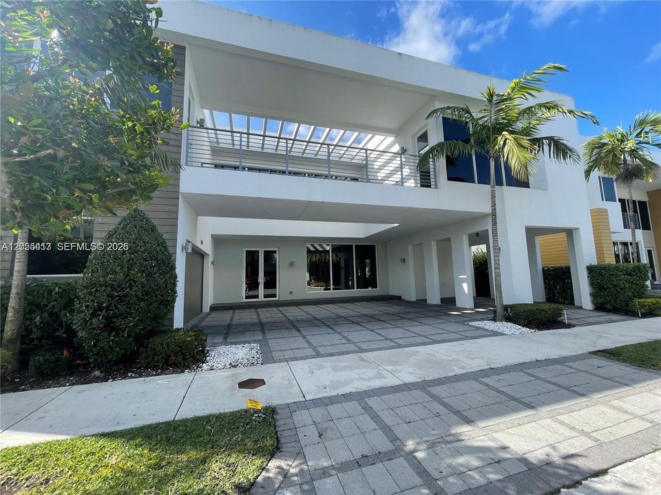 For Rent: $10,500 (6 beds, 7 baths, 4874 Square Feet)