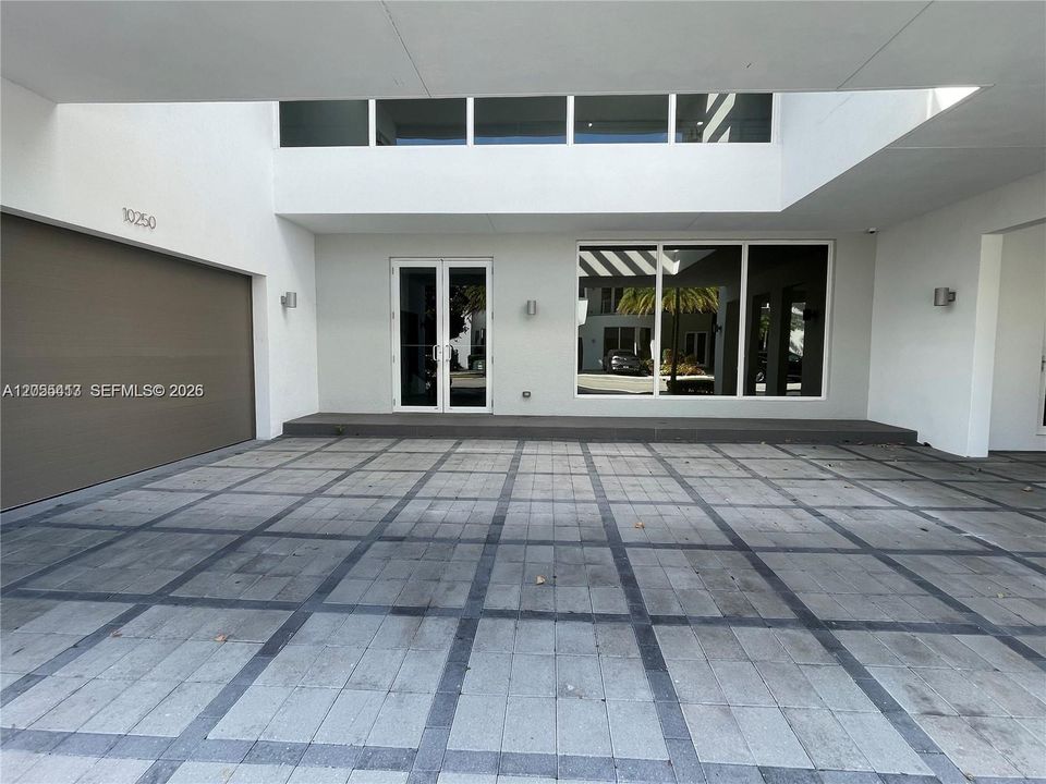 For Rent: $10,500 (6 beds, 7 baths, 4874 Square Feet)