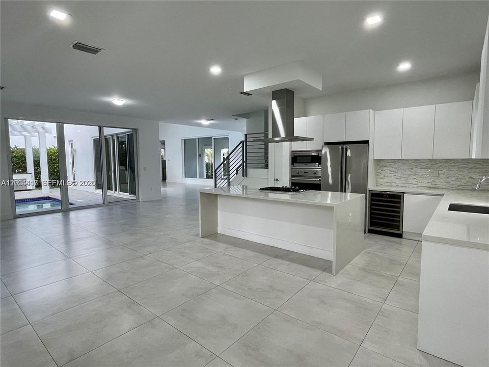 For Rent: $10,500 (6 beds, 7 baths, 4874 Square Feet)