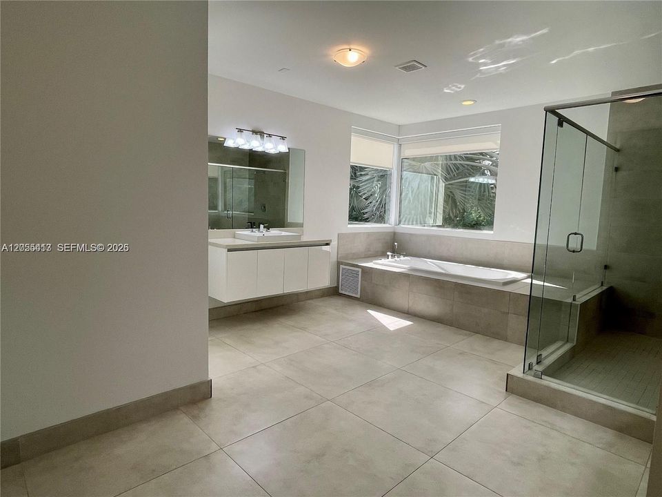 For Rent: $10,500 (6 beds, 7 baths, 4874 Square Feet)