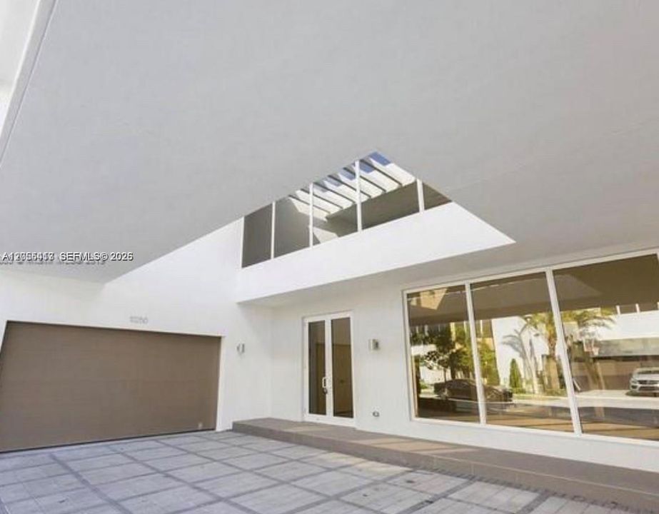 For Rent: $10,500 (6 beds, 7 baths, 4874 Square Feet)