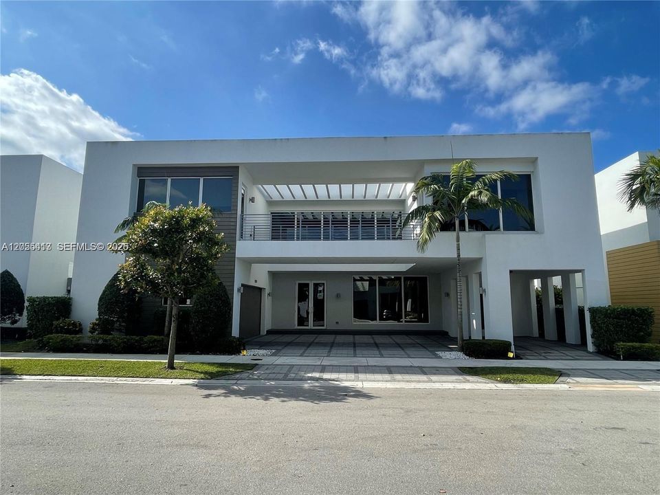 For Rent: $10,500 (6 beds, 7 baths, 4874 Square Feet)