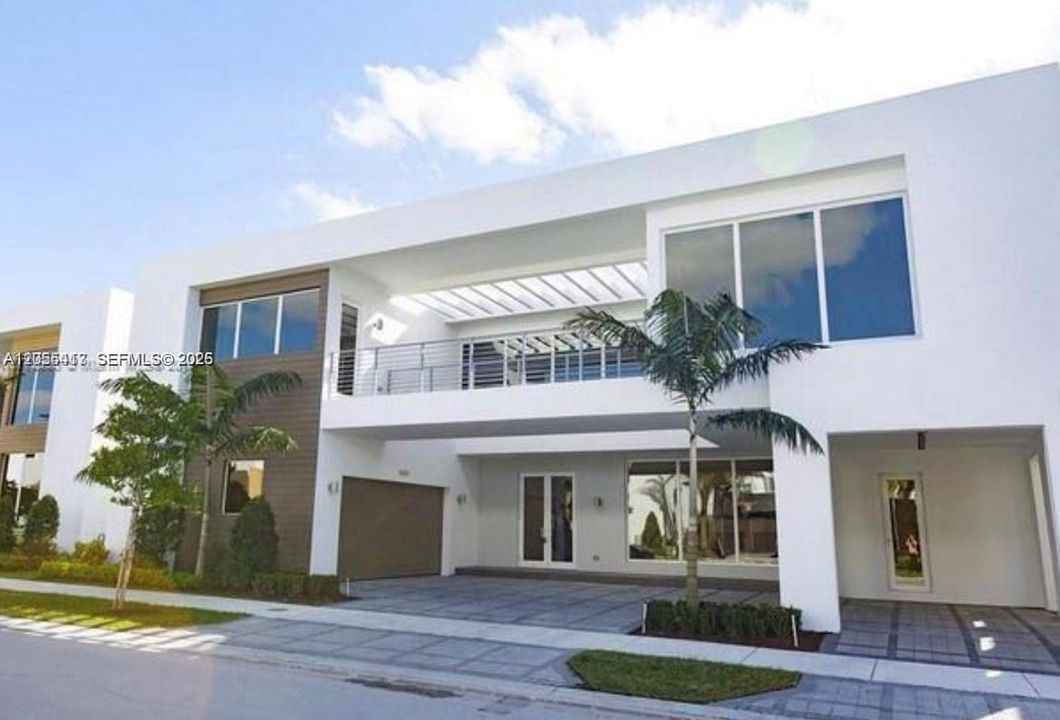 For Rent: $10,500 (6 beds, 7 baths, 4874 Square Feet)