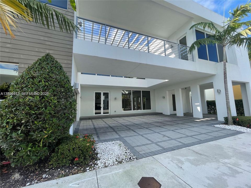 For Rent: $10,500 (6 beds, 7 baths, 4874 Square Feet)