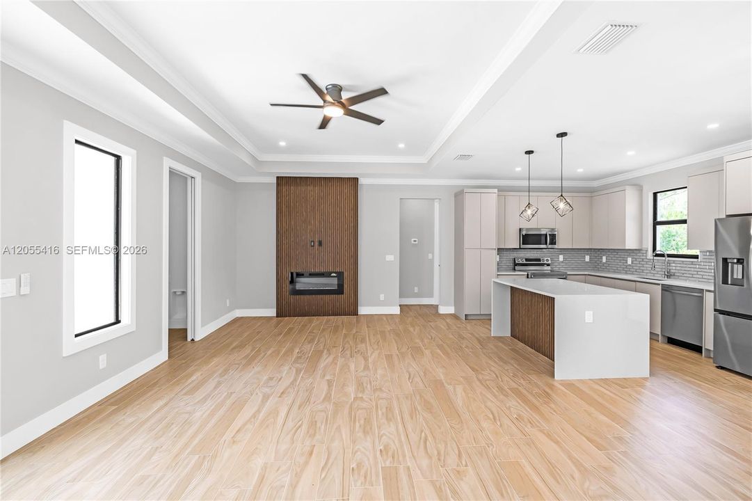 En Venta: $329,000 (4 camas, 2 baños, 0 Pies cuadrados)