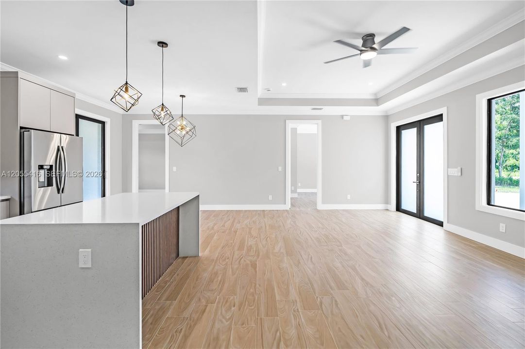 En Venta: $329,000 (4 camas, 2 baños, 0 Pies cuadrados)