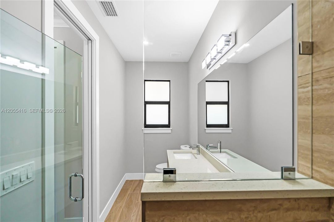 En Venta: $329,000 (4 camas, 2 baños, 0 Pies cuadrados)