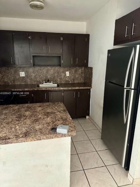 В аренду: $1,400 (1 спален, 1 ванн, 800 Квадратных фут)