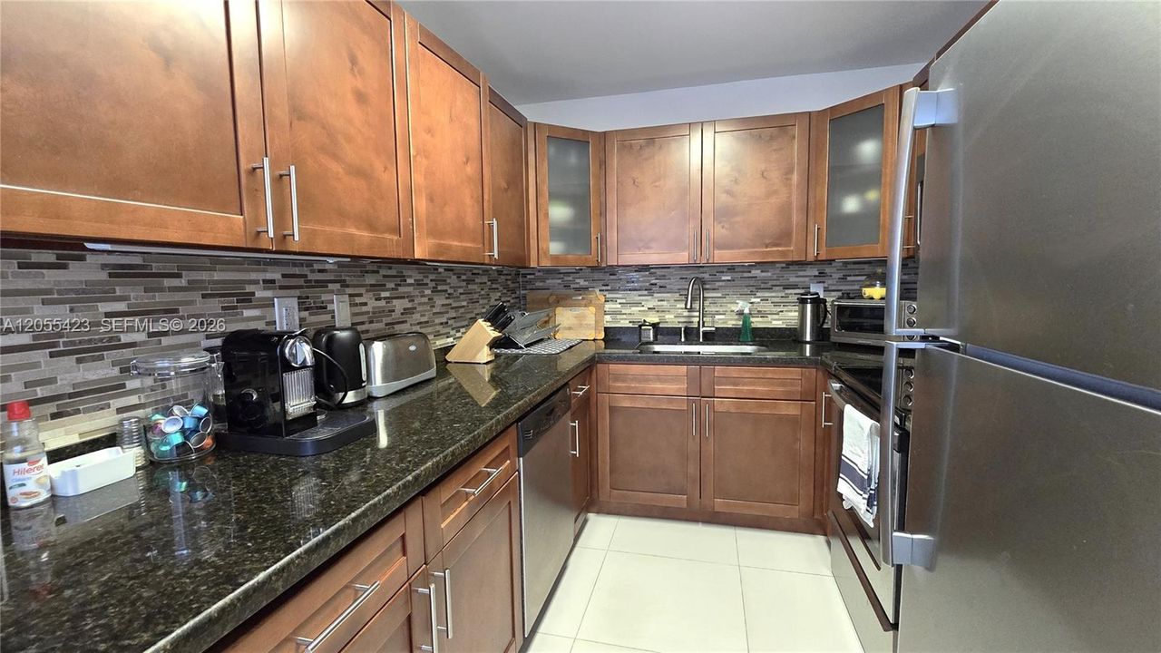 Activo con contrato: $3,100 (2 camas, 2 baños, 1150 Pies cuadrados)
