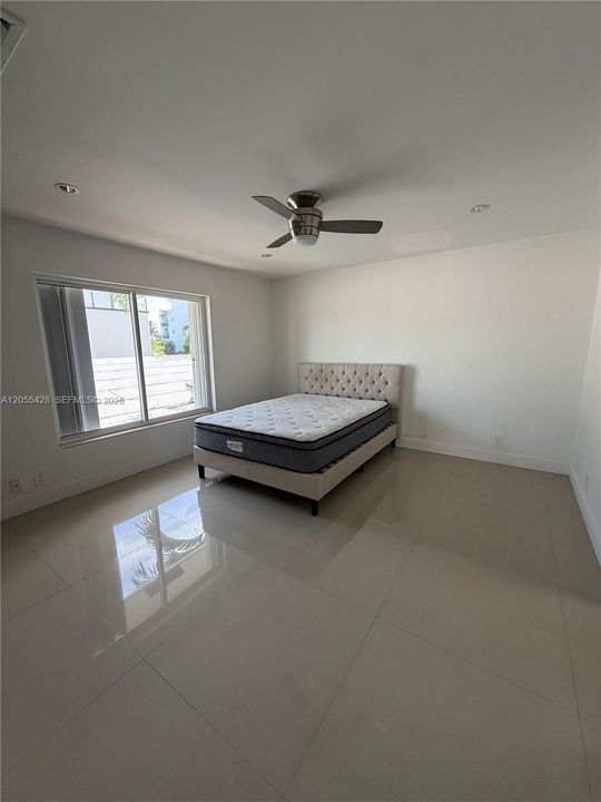 En Renta: $2,700 (2 camas, 2 baños, 4205 Pies cuadrados)
