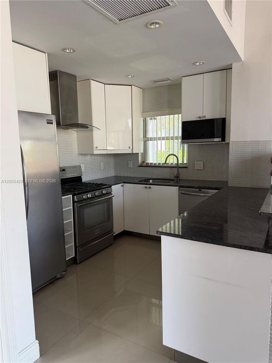En Renta: $2,700 (2 camas, 2 baños, 4205 Pies cuadrados)