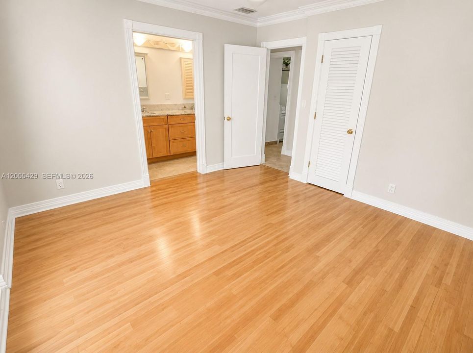 Activo con contrato: $3,500 (2 camas, 2 baños, 1578 Pies cuadrados)