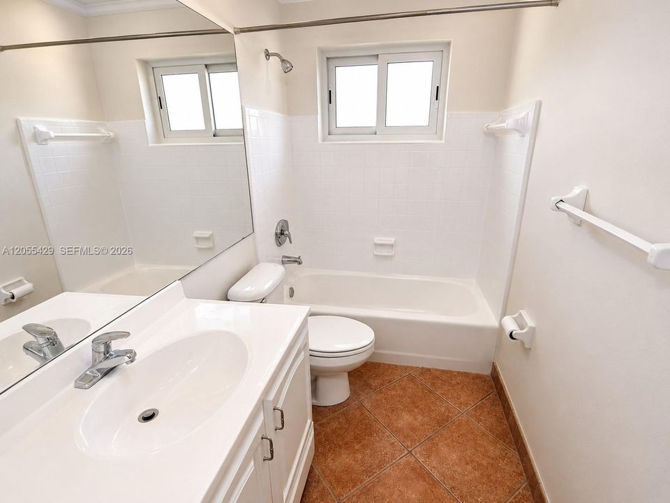 Activo con contrato: $3,500 (2 camas, 2 baños, 1578 Pies cuadrados)