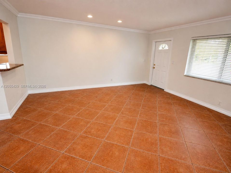 Activo con contrato: $3,500 (2 camas, 2 baños, 1578 Pies cuadrados)