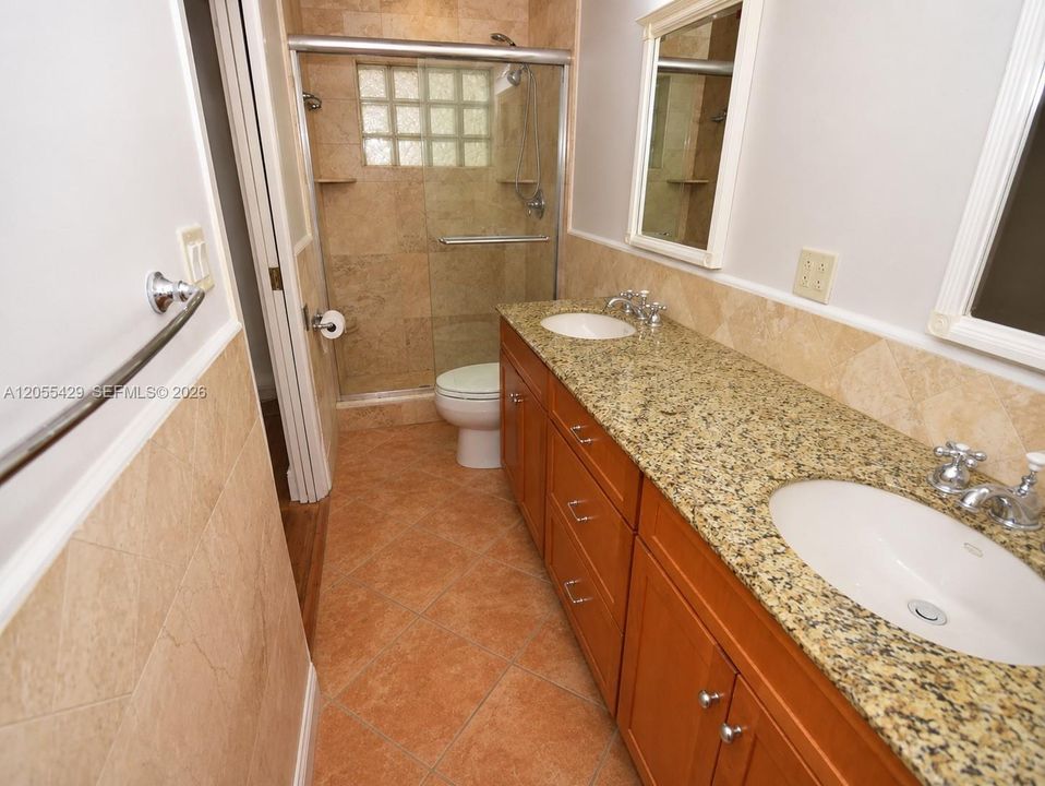 Activo con contrato: $3,500 (2 camas, 2 baños, 1578 Pies cuadrados)