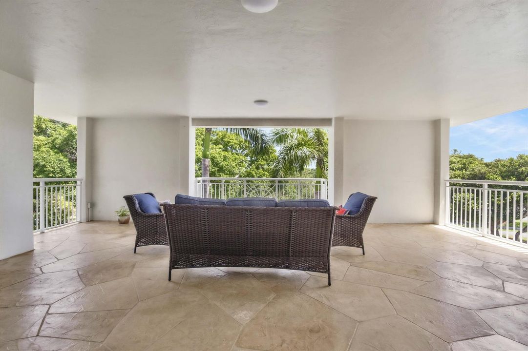 3000 NE 48th Ct-34