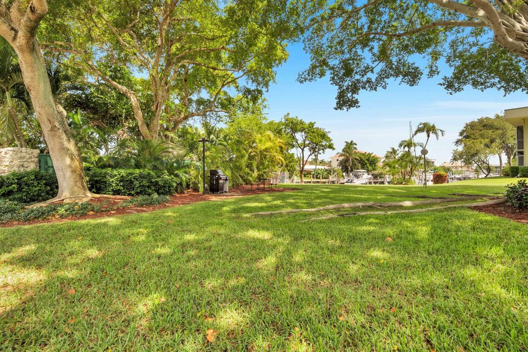 3000 NE 48th Ct-4
