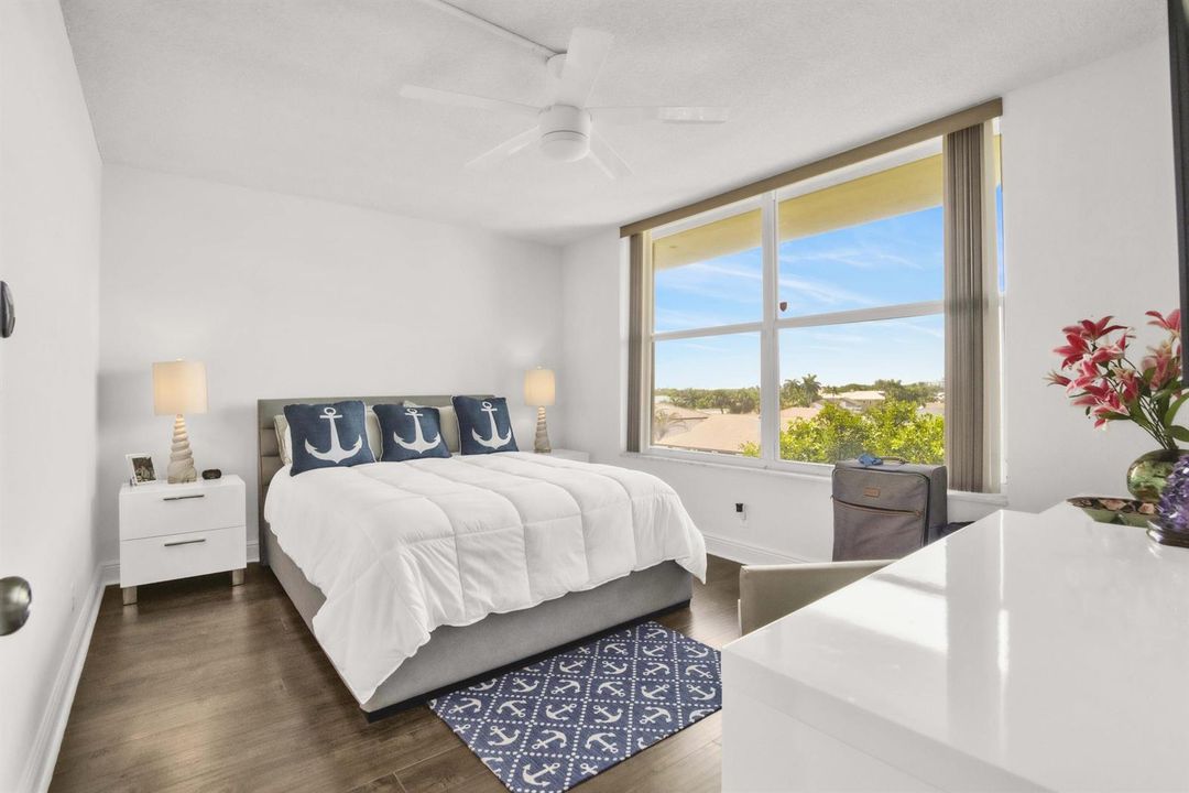 3000 NE 48th Ct-24
