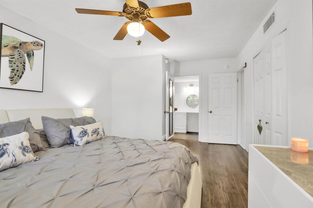 3000 NE 48th Ct-29