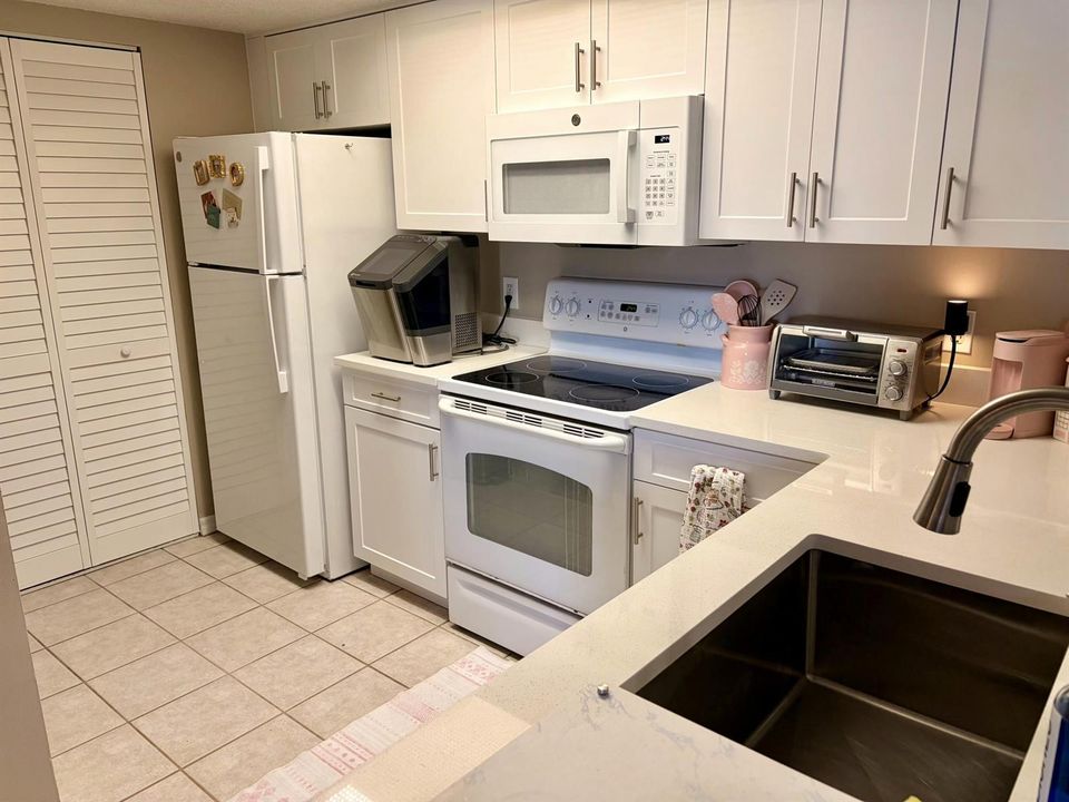 5035 wiles apt 104 kitchen 1