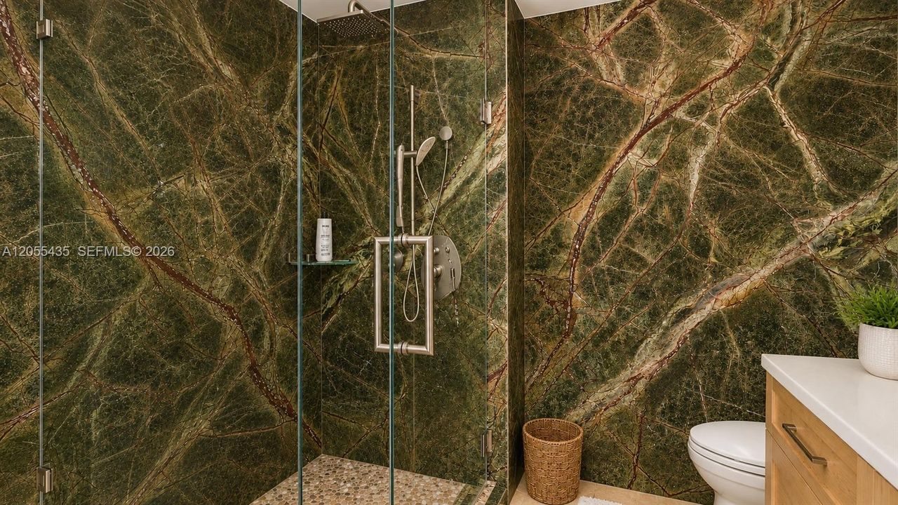 На продажу: $1,100,000 (5 спален, 4 ванн, 3398 Квадратных фут)