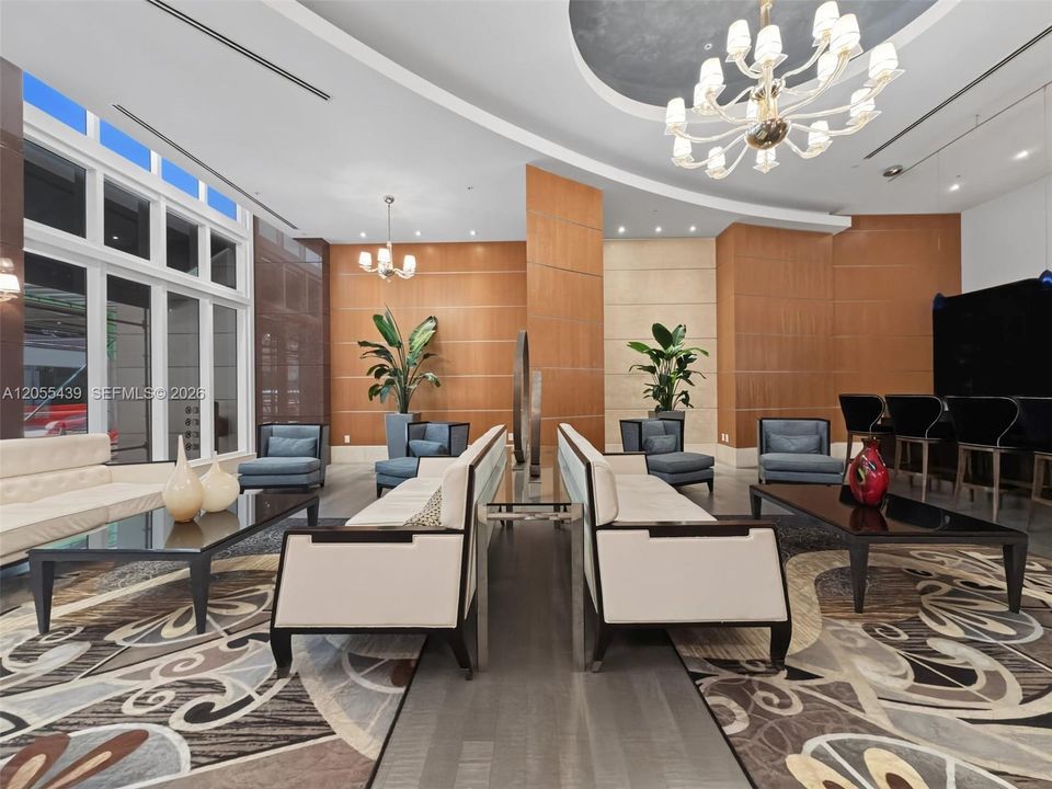 For Rent: $2,850 (1 beds, 1 baths, 806 Square Feet)