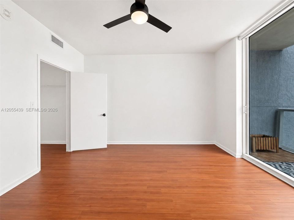 For Rent: $2,850 (1 beds, 1 baths, 806 Square Feet)