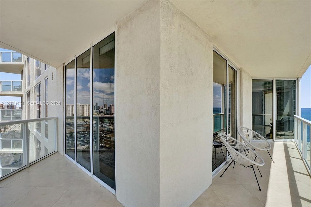 For Sale: $1,450,000 (2 beds, 2 baths, 1423 Square Feet)
