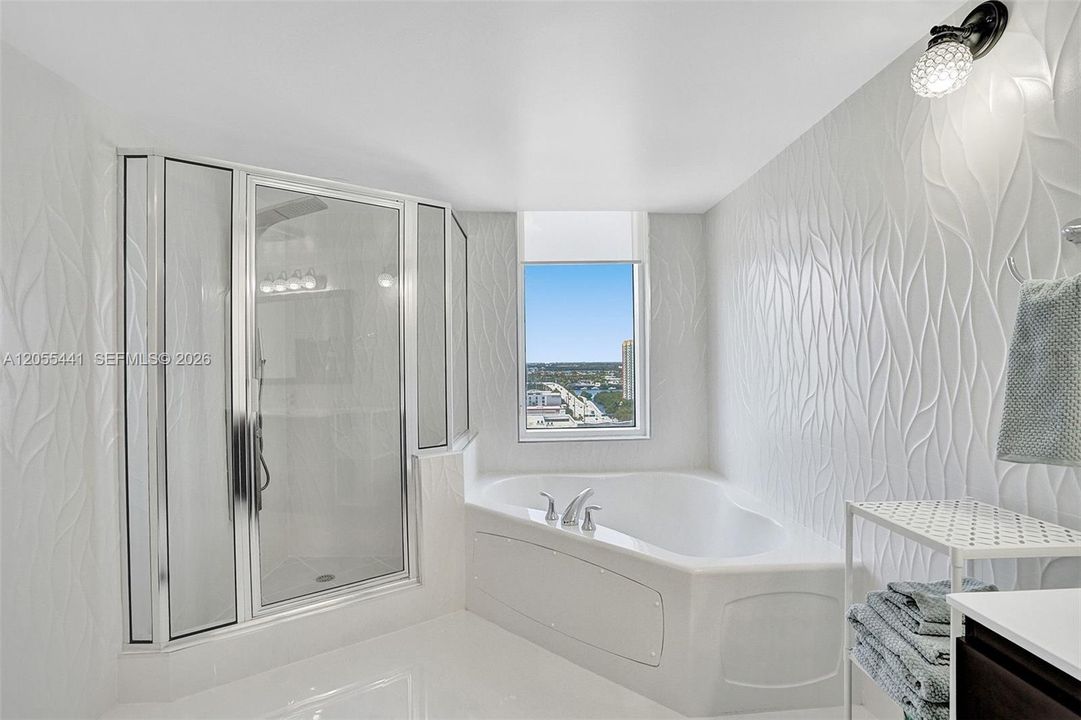 For Sale: $1,450,000 (2 beds, 2 baths, 1423 Square Feet)