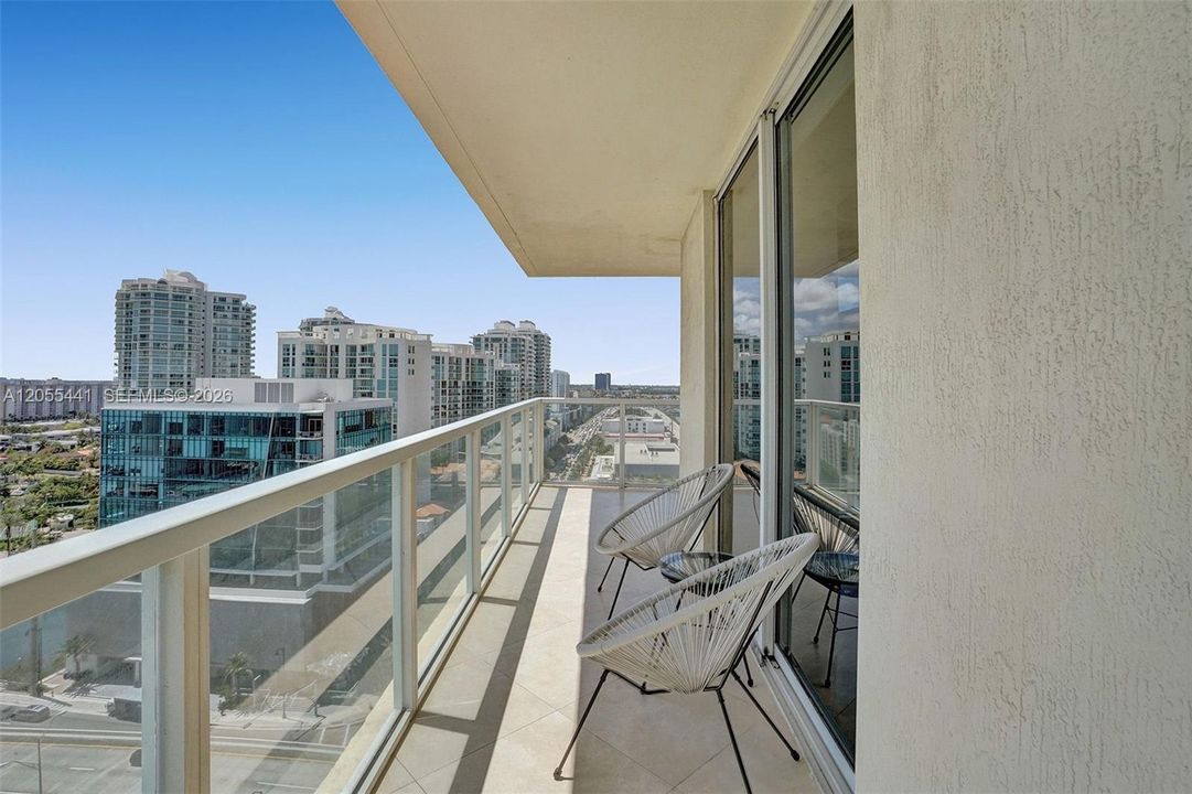 For Sale: $1,450,000 (2 beds, 2 baths, 1423 Square Feet)