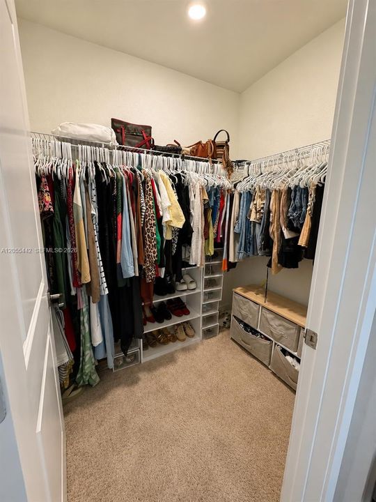 В аренду: $3,200 (3 спален, 2 ванн, 1628 Квадратных фут)
