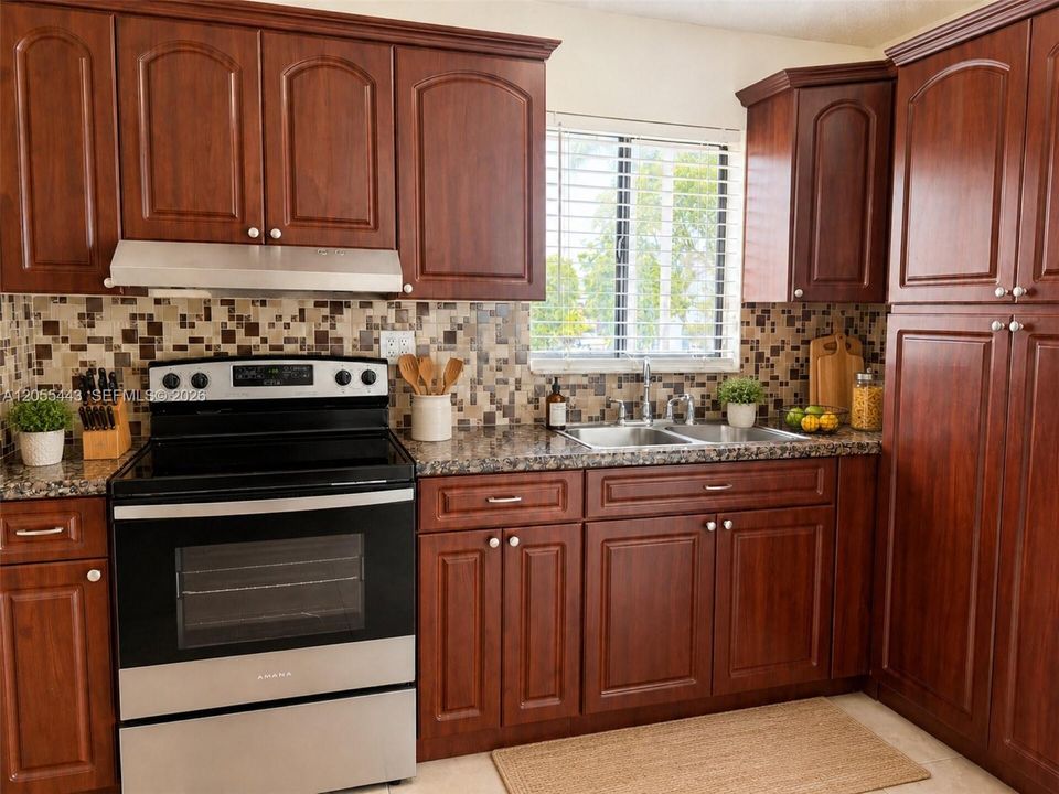 For Rent: $2,399 (2 beds, 1 baths, 1056 Square Feet)
