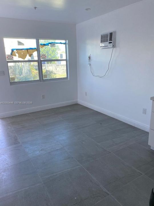 В аренду: $1,450 (1 спален, 1 ванн, 2515 Квадратных фут)