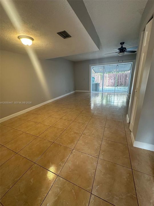 En Venta: $230,000 (2 camas, 1 baños, 1330 Pies cuadrados)