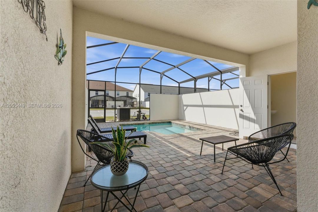 En Venta: $439,000 (4 camas, 4 baños, 2090 Pies cuadrados)