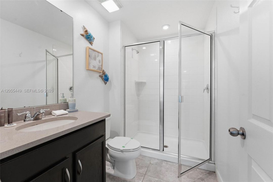 En Venta: $439,000 (4 camas, 4 baños, 2090 Pies cuadrados)